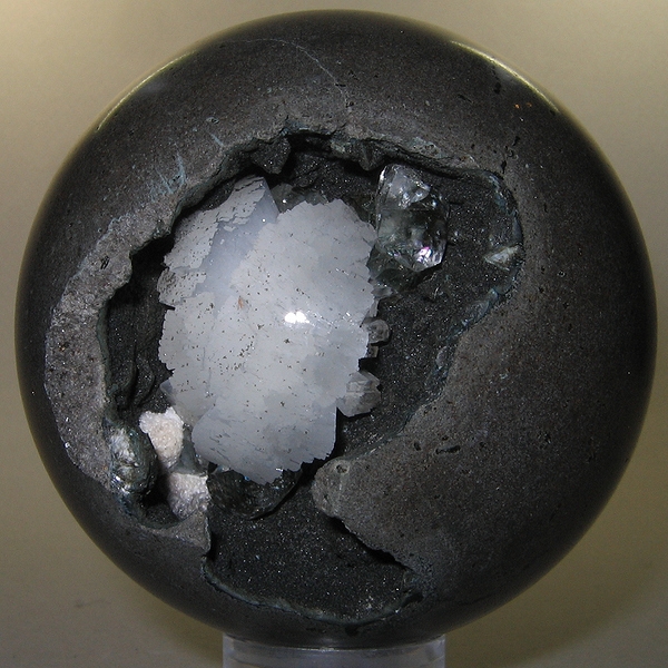 Natrolite-Quartz.jpg